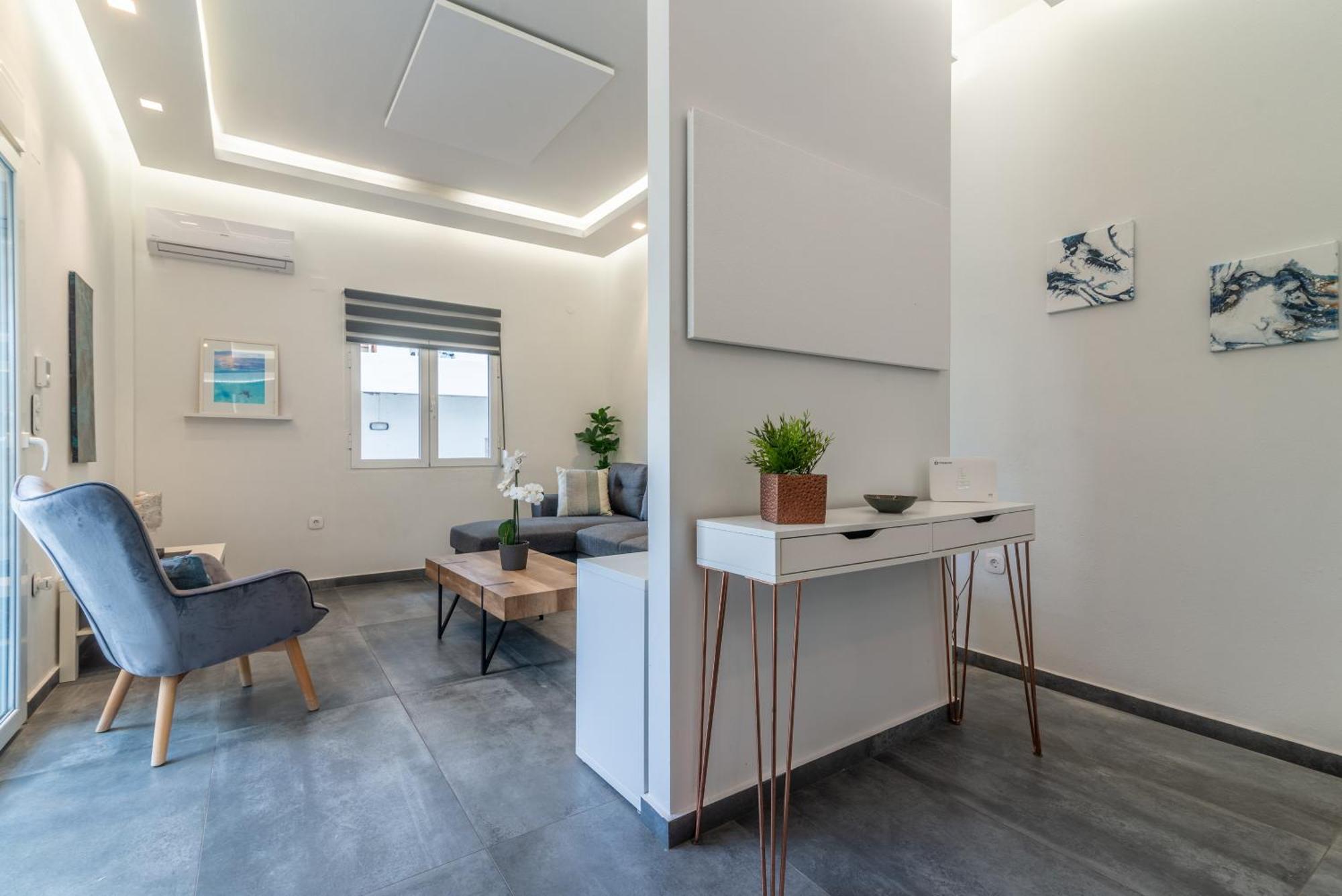 Misty Grey Apartment Near City Centre Ираклио Екстериор снимка