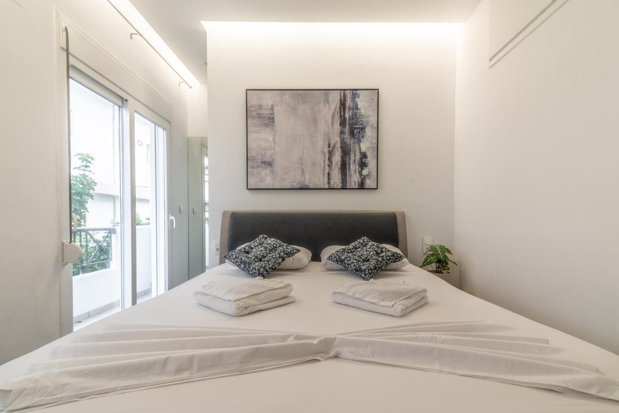 Misty Grey Apartment Near City Centre Ираклио Екстериор снимка