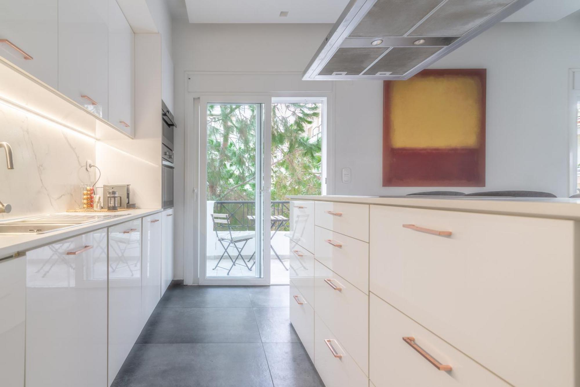 Misty Grey Apartment Near City Centre Ираклио Екстериор снимка