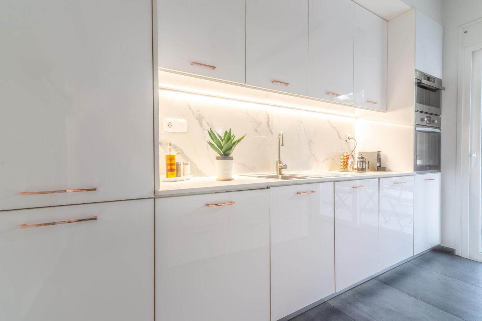 Misty Grey Apartment Near City Centre Ираклио Екстериор снимка